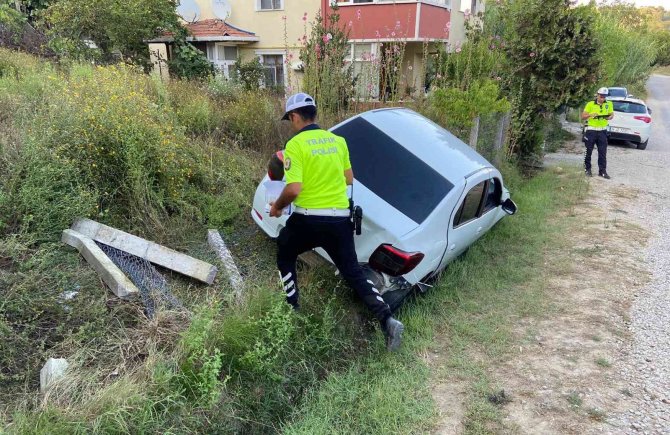 Otomobil Şarampole Düştü: 1 Yaralı