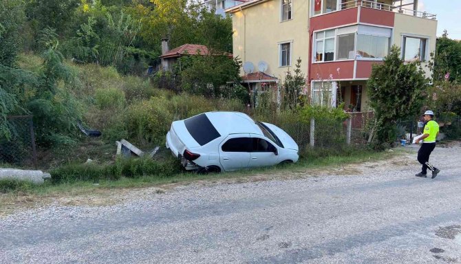 Otomobil Şarampole Düştü: 1 Yaralı