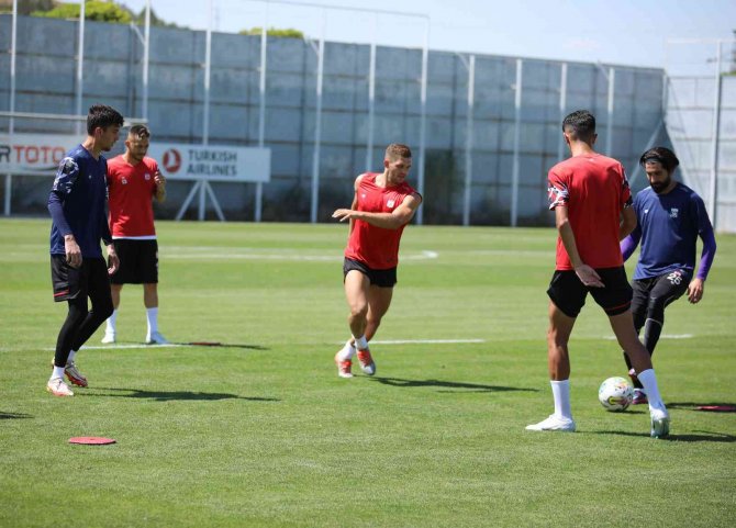 Sivasspor’da Fatih Karagümrük Mesaisi Başladı