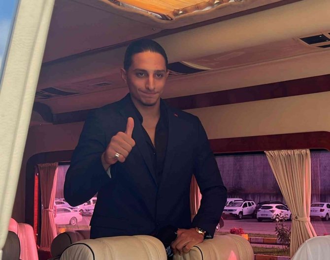 Trabzonspor’un Yeni Transferi Emirhan Eraslan Kente Geldi