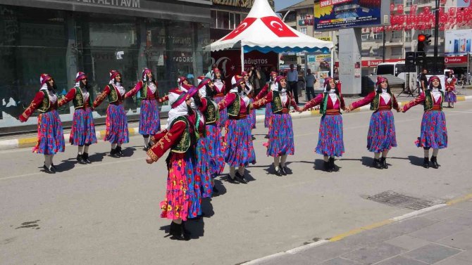 Van’da 30 Ağustos Zafer Bayramı Kutlandı