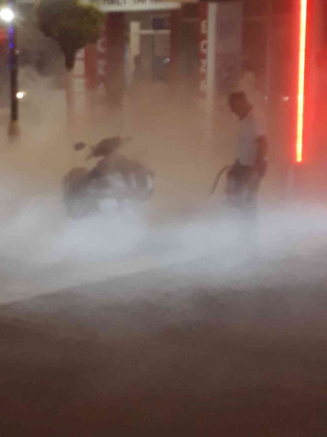 Seyir Halindeki Motosiklet Yandı