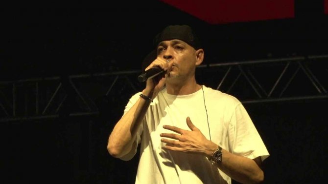 Ataşehir’de Ceza Ve Evdeki Saat Grubu Sahne Aldı