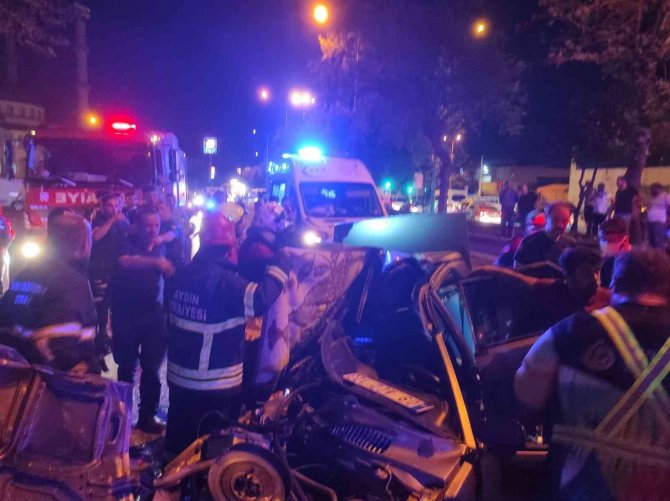 Aydın’da Otomobil Halk Otobüsüne Çarptı: 1 Ölü, 3 Yaralı