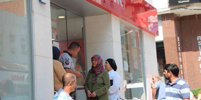 Bilecik’te Emekliler Promosyon Sırasına Girdi