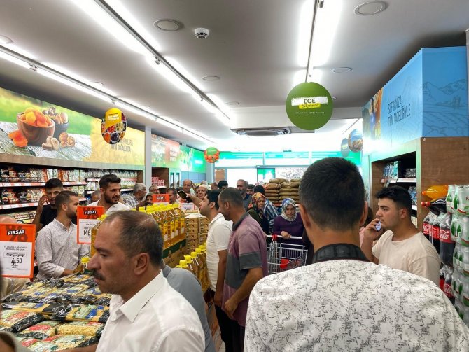 Ahlat’ta Tarım Kredi Kooperatif Marketi Törenle Hizmete Açıldı