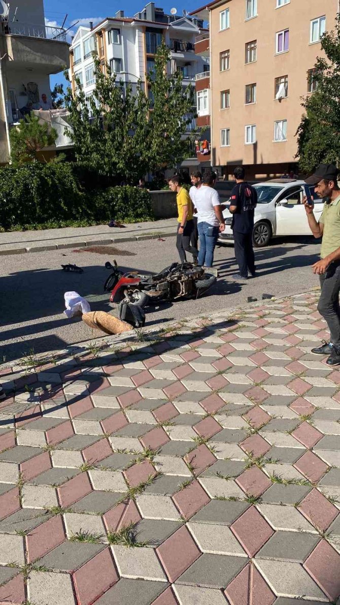 Çankırı’da Motosiklet İle Otomobil Çarptı: 1 Yaralı