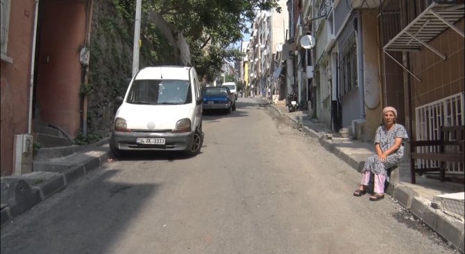 İ̇stanbul’da Feci Olay Kamerada: Torununun Kavgasına Bakarken Dişleri Kırıldı