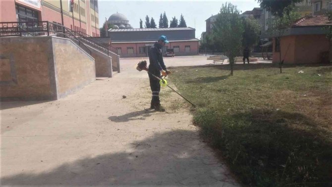 Derince’de Okullarda Temizlik Çalışması Başlatıldı