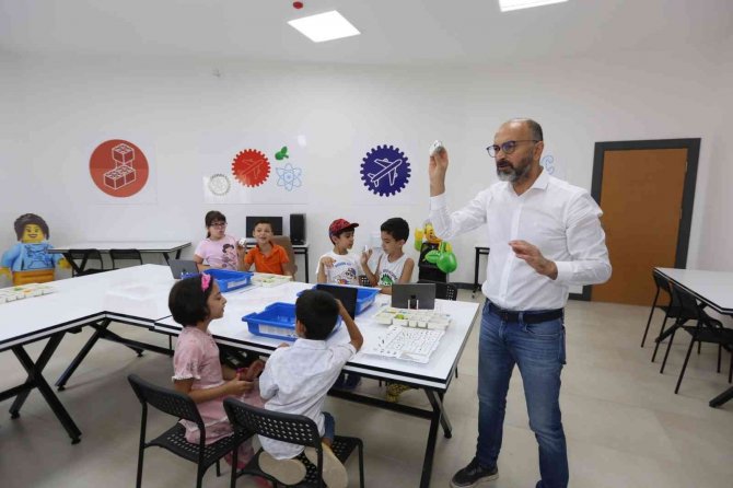 Elazığ’da Robotik Kodlama Eğitimine Çocuklardan Yoğun İlgi