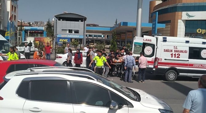 Otomobilin Çarptığı Yaya Yaralandı