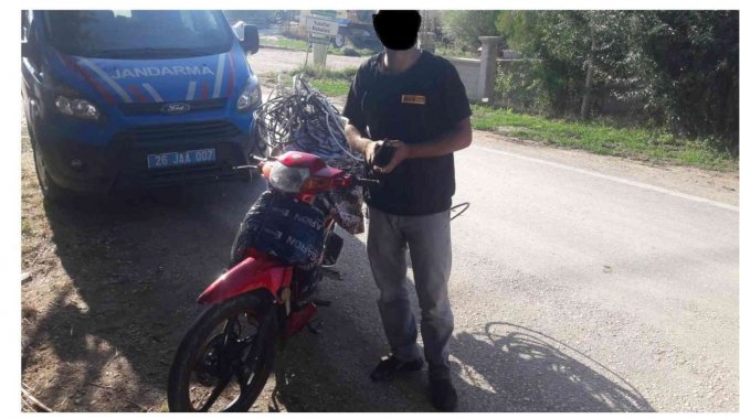 Çaldığı Motosikletle Kablo Çaldı, Sonrasında Yakalandı
