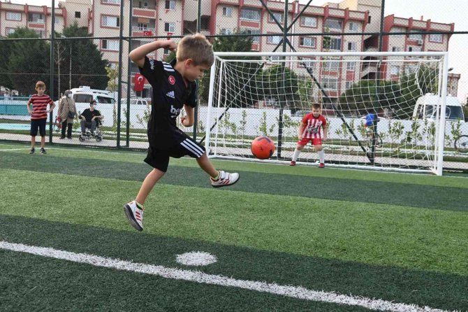 Süleymanpaşa’da Spor Tesisleri Faaliyete Geçmeye Devam Ediyor
