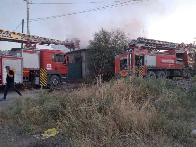 Müstakil Evde Yangın Çıktı, Evi Eşinin Yaktığını İddia Etti