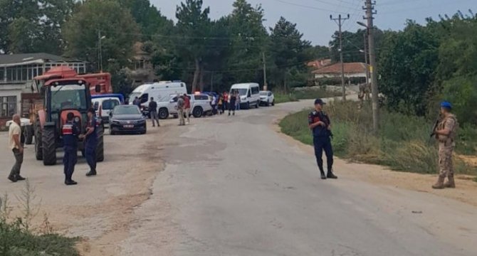 Baba-oğlu Av Tüfeğiyle Öldürdü, Geri Dönüp Cesetlere İkinci Kez Kurşun Yağdırdı
