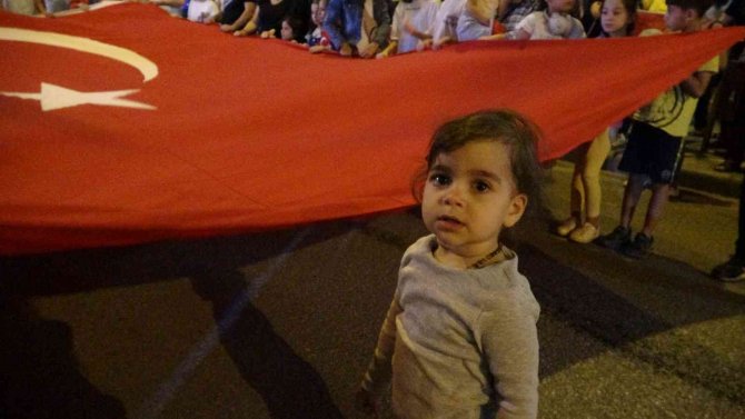 Isparta’da Zafer Bayramı Çoşkusu Fener Alayıyla Devam Etti