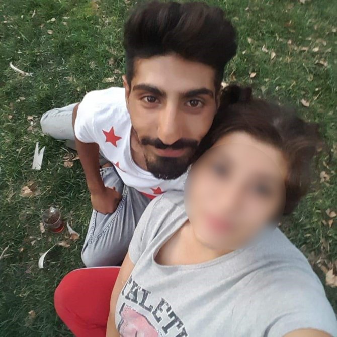 İ̇zmir’de Kız Arkadaşı Tarafından Bıçaklanan Genç Hayatını Kaybetti