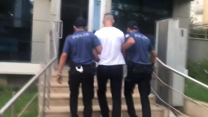 Kadıköy’de Eski Eşinin Arkadaşlarını Yaralayan Şahıs Gözaltına Alındı