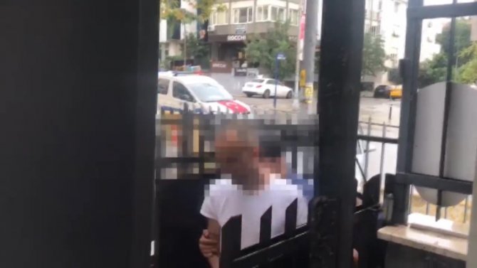 Kadıköy’de Eski Eşinin Arkadaşlarını Yaralayan Şahıs Gözaltına Alındı