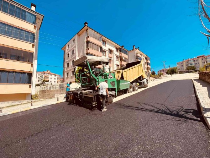 Safranbolu’da Asfaltlama Çalışmaları Sürüyor