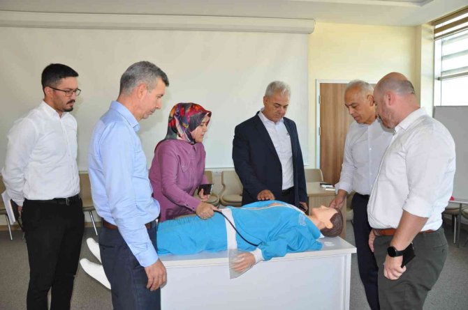 İ̇l Sağlık Müdürlüğüne Alınan Simülasyon Maketlerini İncelendi