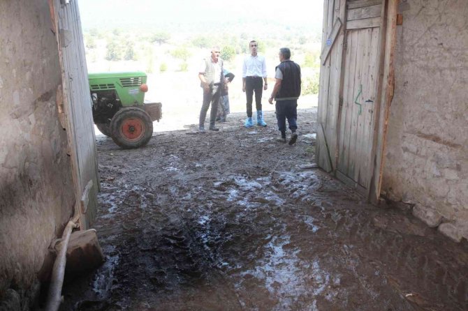 Kaymakam Okumuş, Selden Zarar Gören Kırık Ve Muratlı Köyünde İncelemelerde Bulundu