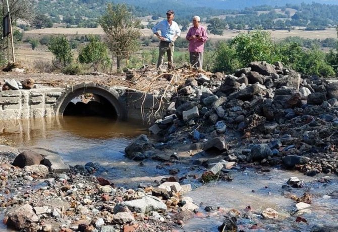 Kaymakam Okumuş, Selden Zarar Gören Kırık Ve Muratlı Köyünde İncelemelerde Bulundu