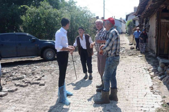 Kaymakam Okumuş, Selden Zarar Gören Kırık Ve Muratlı Köyünde İncelemelerde Bulundu