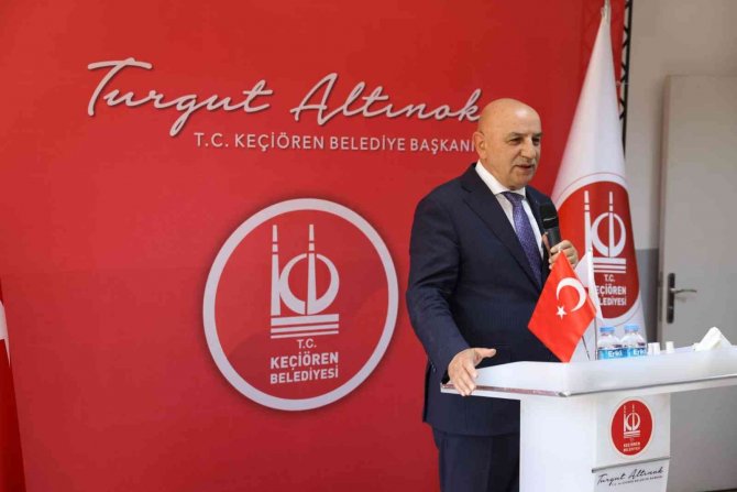 Yks’yi Kazanan Öğrencilerle Pastalı Kutlama