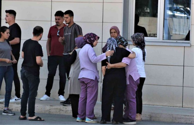 Üniversiteli Genç Kız Kazada Öldü