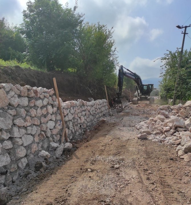 Büyükşehir, Başiskele’de Üstyapı Çalışmasına 23 Bin Ton Asfalt Kullanacak