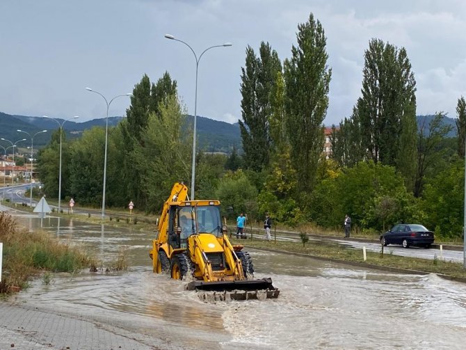 Domaniç’te Sağanak Yağış Sele Neden Oldu