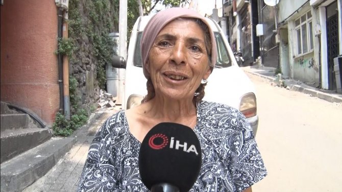 İ̇stanbul’da Feci Olay Kamerada: Torununun Kavgasına Bakarken Dişleri Kırıldı