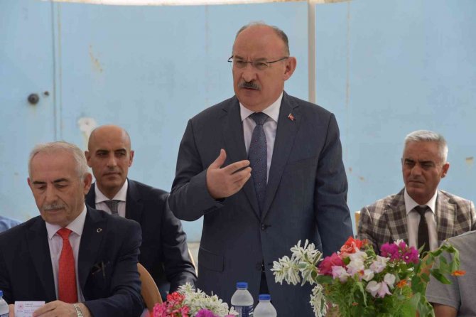 Saruhanlılı Vatandaşlar Sorun Ve İsteklerini Vali Karadeniz’e Anlattı