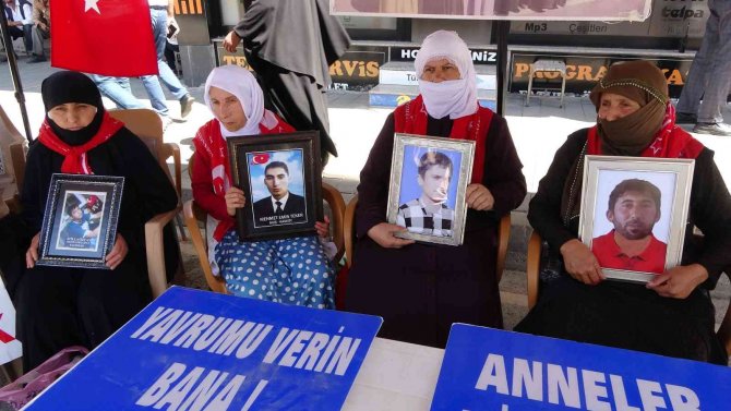 Muş’ta Annelerin Evlat Nöbeti 71. Haftaya Girdi