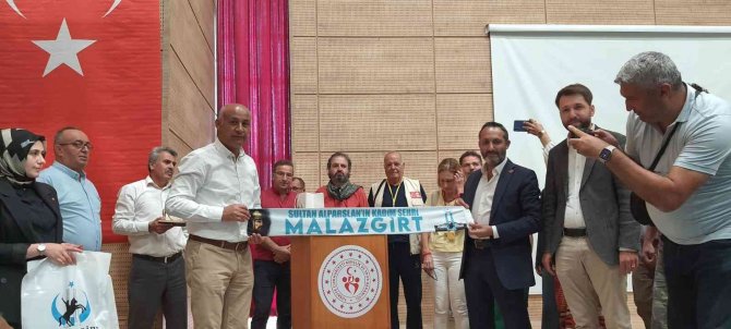 Gazeteciler Malazgirt’te Çıkarma Yaptı