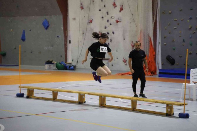 50 Kişilik Kontenjana, 1958 Öğrenci Başvurdu