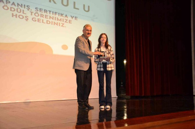 Birlik Vakfı Yaz Okulu Sertifika Ve Ödül Töreni