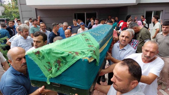 Balkondan Düşen Görme Engelli Kız Çocuğu Hayatını Kaybetti