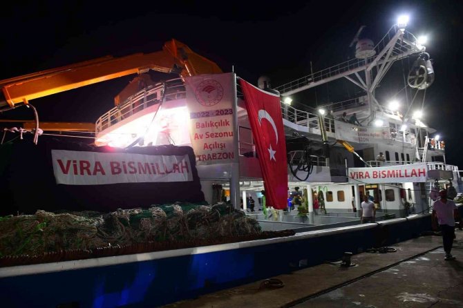 Trabzon’da Balıkçılar Dualarla ’Vira Bismillah’ Dedi