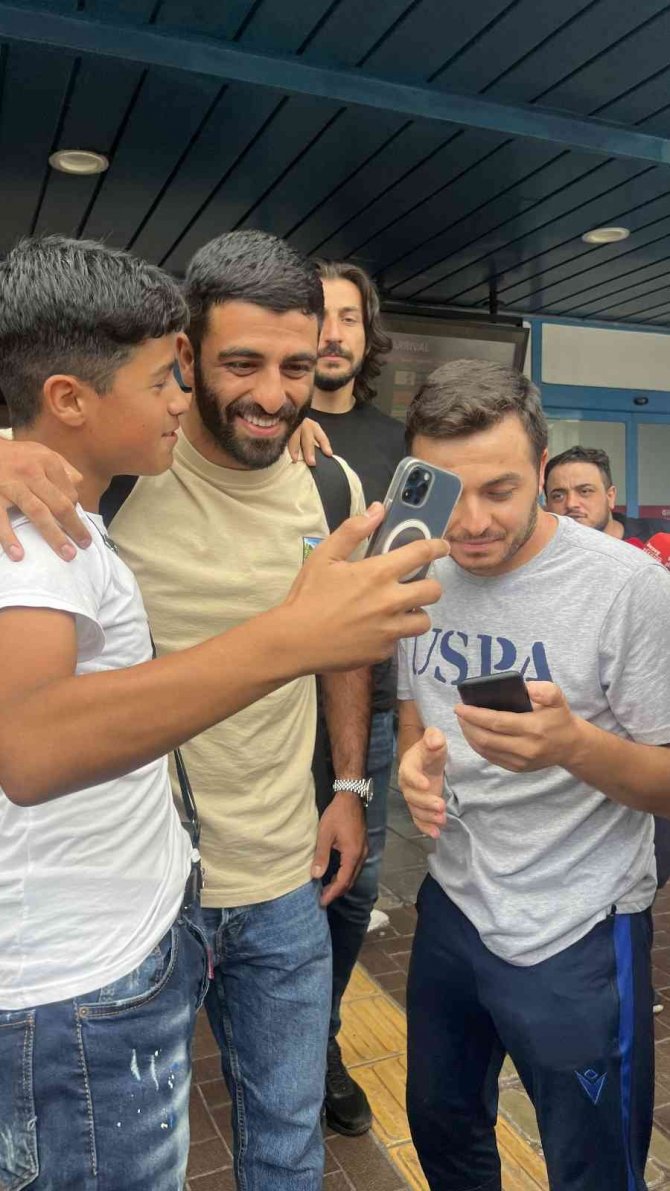 Trabzonspor’un Yeni Transferi Umut Bozok Kente Geldi