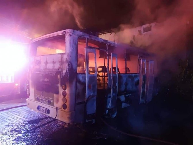 Takım Otobüsü Alevlere Teslim Oldu