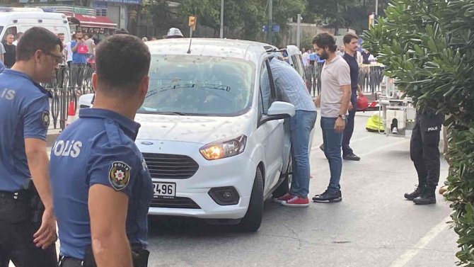 Fatih’te Vinç Üzerinde İntihar Girişimi: Tramvay Seferleri Durdu, Vatandaşlar Kilometrelerce Yol Yürüdü