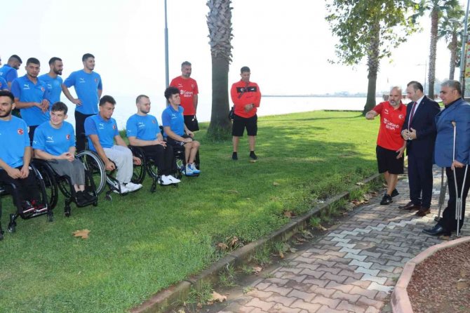 Tutuk, Milli Sporculara Başarılar Diledi