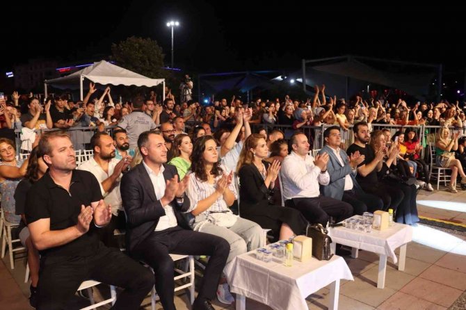 Yalova’da Zaferin 100. Yıl Coşkusu Konserlerle Kutlandı
