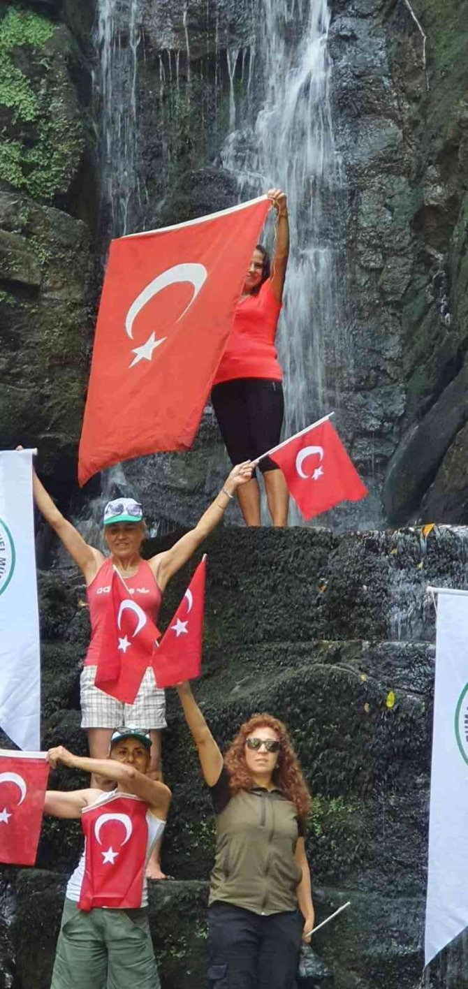 Zonguldak Harmankaya Şelaleleri Tabiat Parkı’nda 30 Ağustos Coşkusu