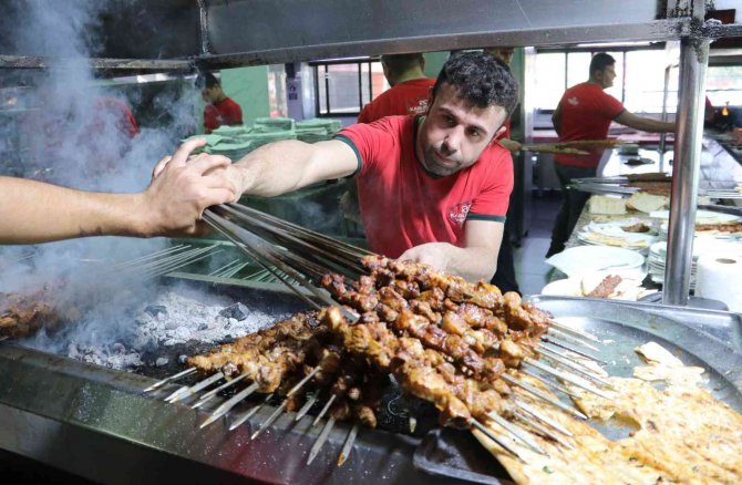 İ̇ş Değil, İşçi Yok