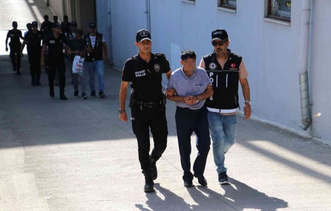 Uyuşturucu Operasyonunda 8 Zanlı Tutuklandı
