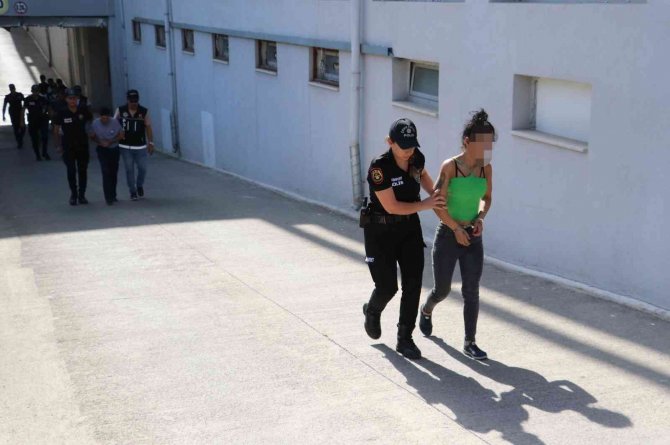 Uyuşturucu Operasyonunda 8 Zanlı Tutuklandı