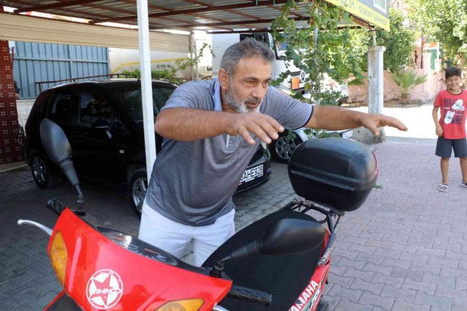Motosikletini Çalmaya Çalışan Şüpheliyi Yakalamak İçin Adeta Uçtu